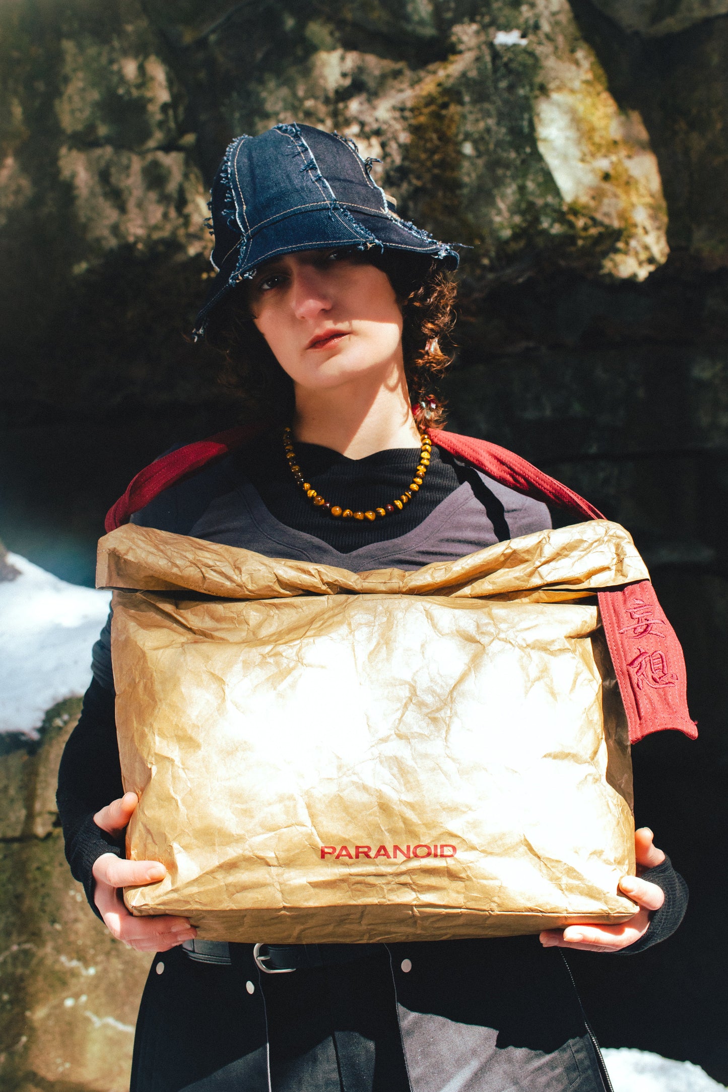 TYVEK SCROOL SHOULDER BAG