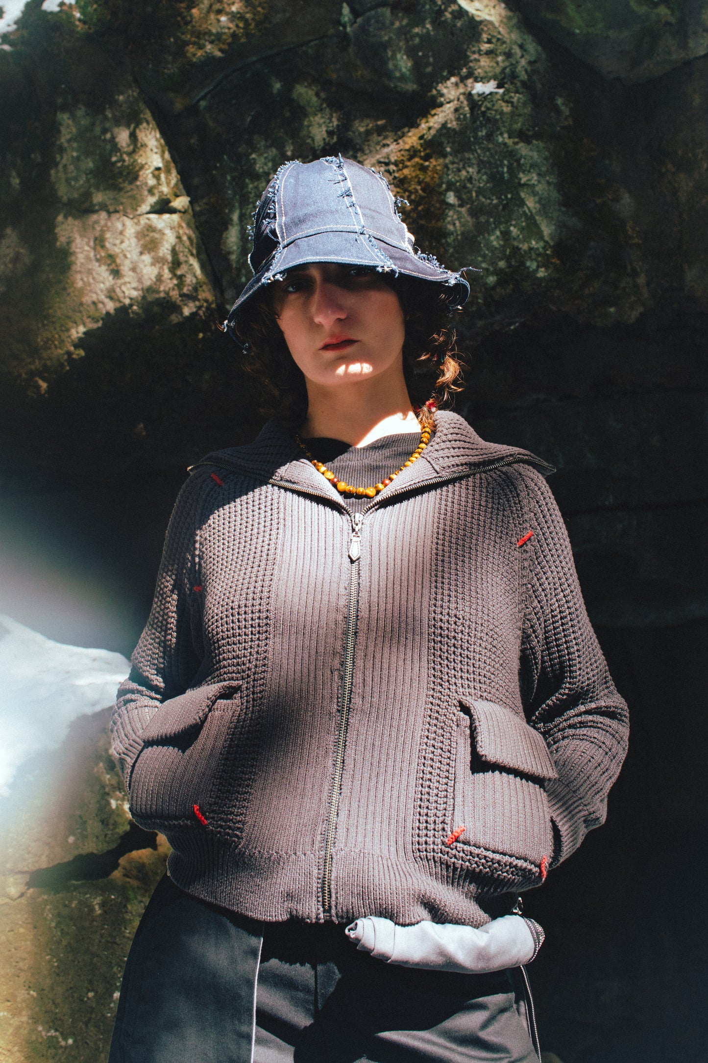 BIG COLLAR GRADATION ZIP KNIT