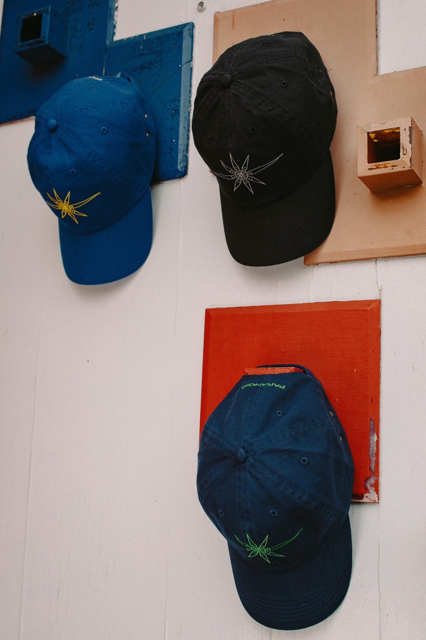 PARANOID"SYMBOL" CAP