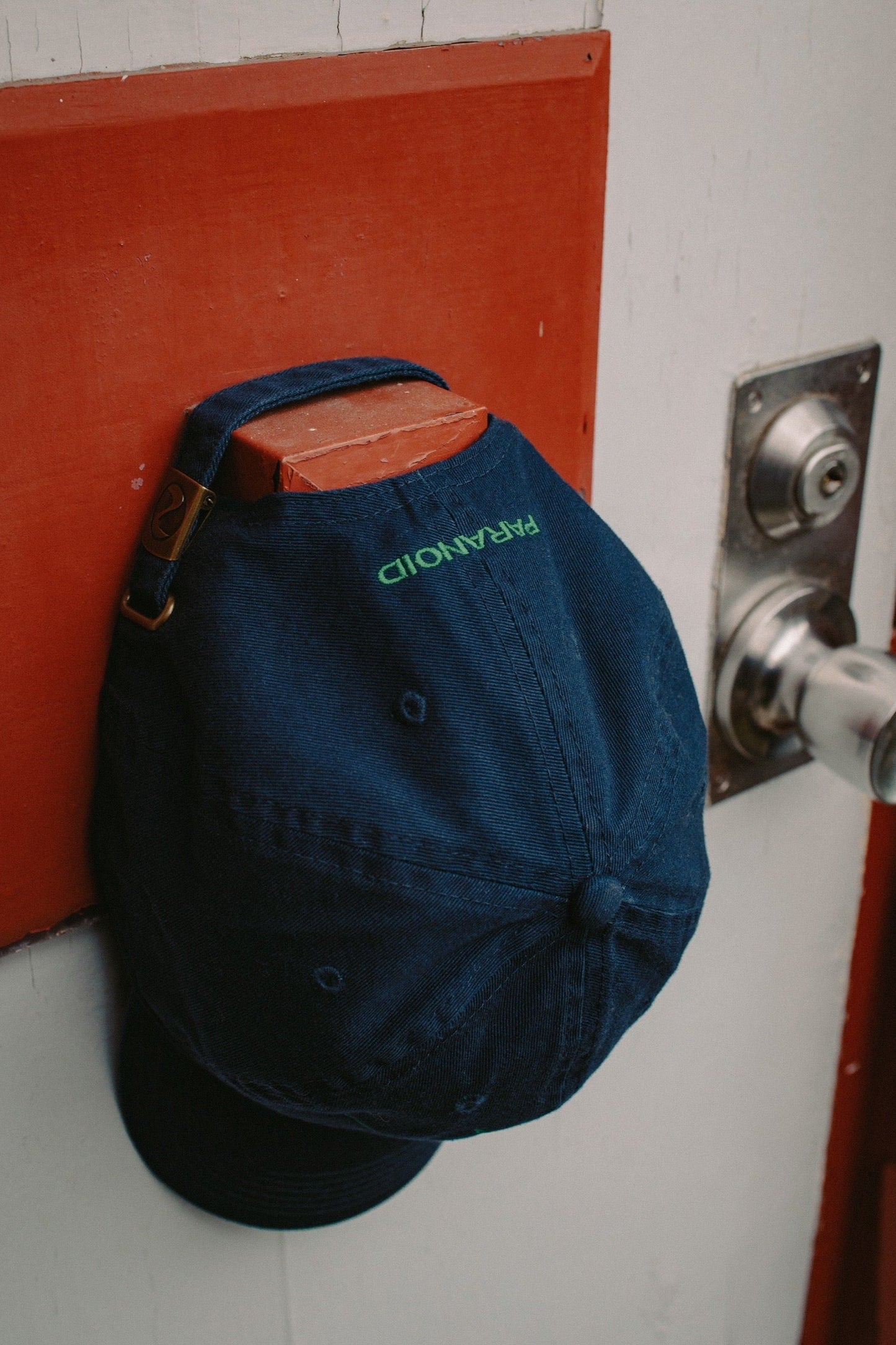 PARANOID"SYMBOL" CAP