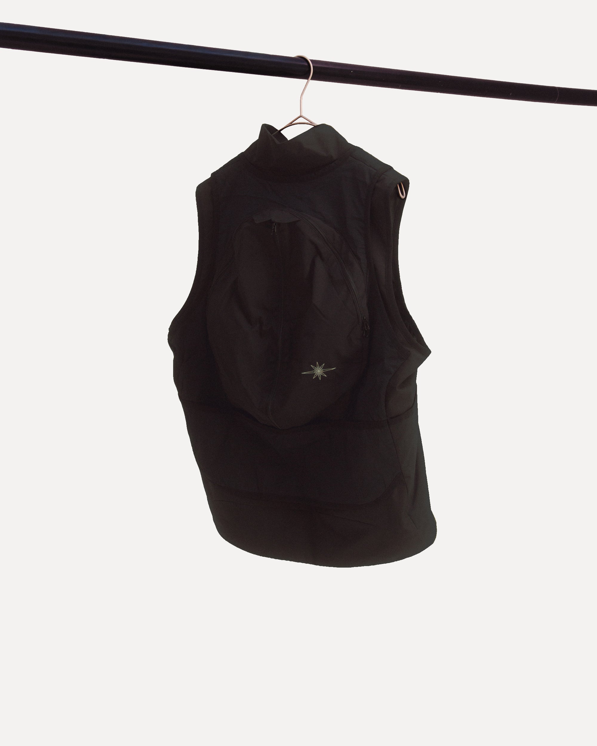 "multi pocket layered" vest