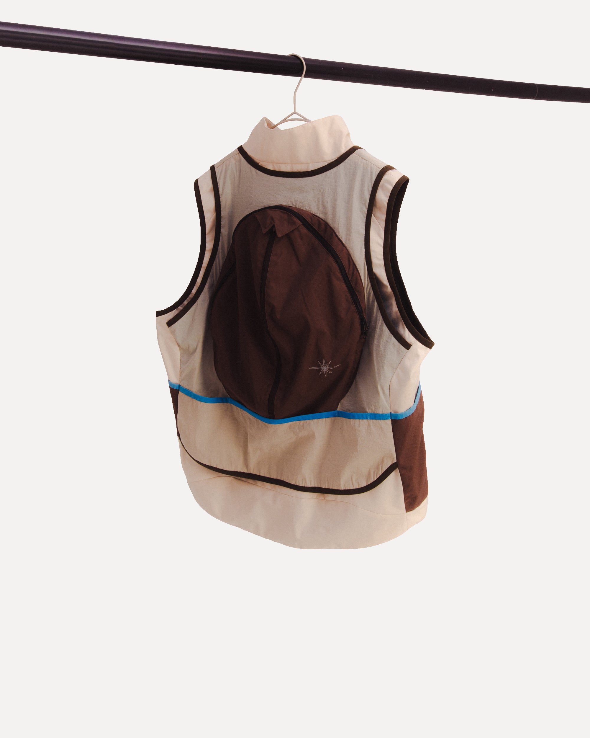 "multi pocket layered" vest